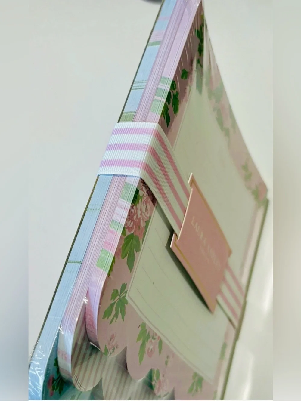 New Laura Ashley Pink Pink Blue & White Scalloped 3 Pack Note Pads Lined